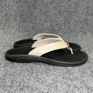 OluKai Ohana Sandals Women's 8 Cream Toe Post Athletic Outdoor Beach‎ Flip Flops